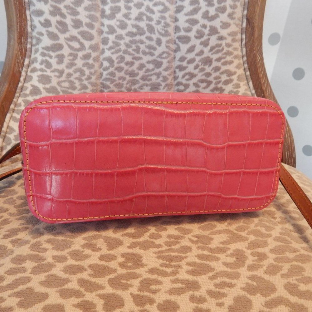 Dooney & Bourke Suki Crossbody Pink Croc NWT - Picture 4 of 16